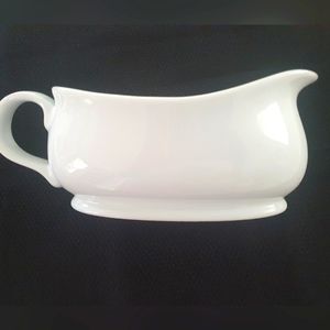 Threshold gravy boat